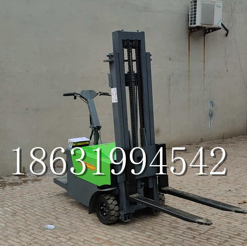 连山区优程全电动叉车插腿式堆高车液压装卸车1.5吨升高小型站驾式铲车