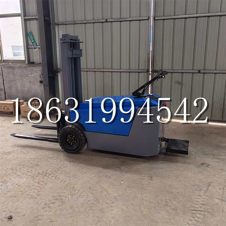 连山区全电动叉车插腿式堆高车液压装卸车1.5吨升高小型站驾式铲车